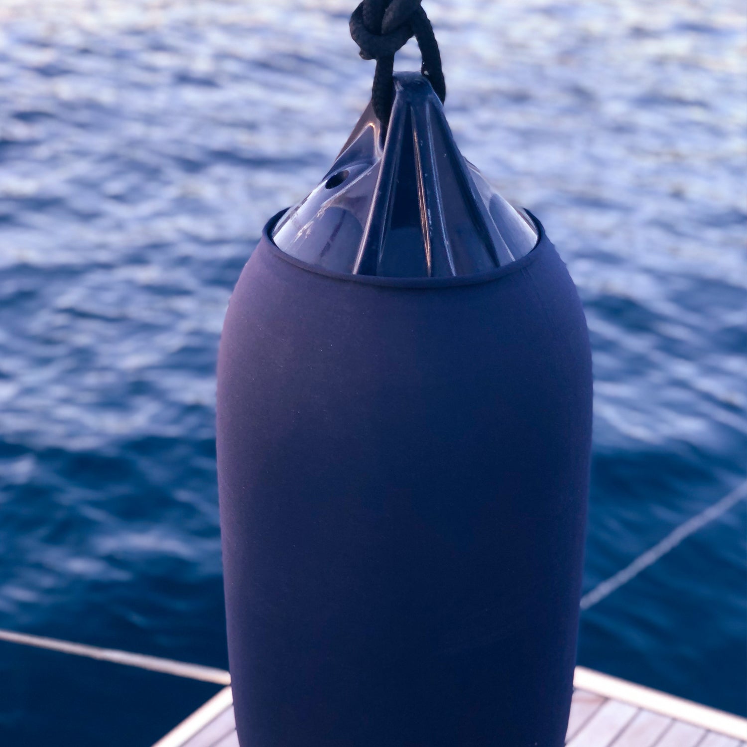 RollNeck fender cover for cylindrical fenders